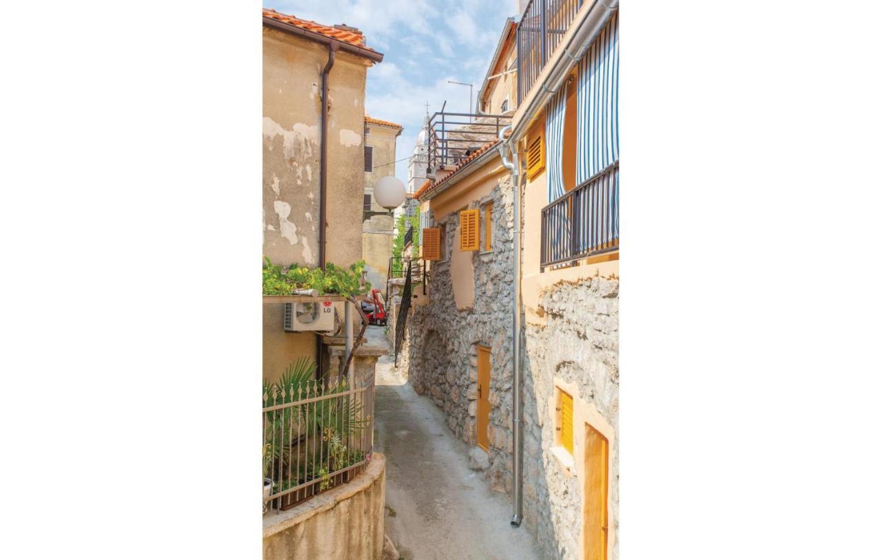 1 Bedroom Beautiful Apartment In Omišalj Exterior foto